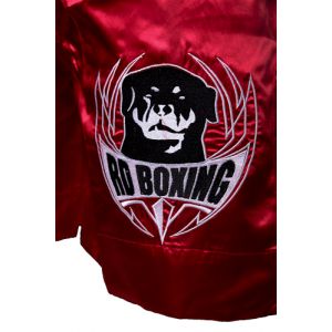 short kick boxing rouge logo noir et blanc