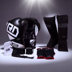 Kit de BOXE THA&Iuml; :
Gants TRAINING V4602
Protege dents
Mitaines ou Bandes en 350cm
Prot&egrave;ge tibias V3843 Noir, Rouge et Bleu

